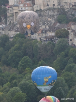 Mongolfières à Rocamadour,Martel village 110.JPG