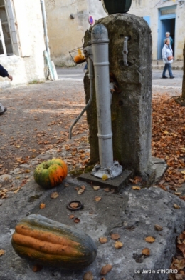 canoes,Combarel,canal automne,Issigeac,décos couronne,citrouille 200.JPG