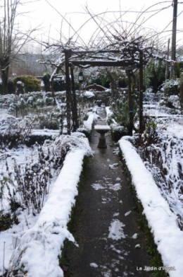 Neige en dordogne,jardin 116.JPG