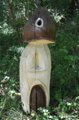 manthe religieuse,Lalinde marché,Land art au Colombier 103.JPG