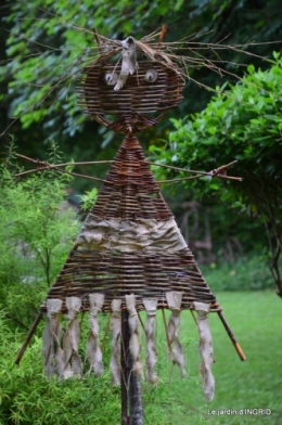 tour jardin de mai ,les épouvantails,préparation 058.JPG