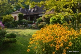 la Couze,les filles,jardin,bambous peints 077.JPG