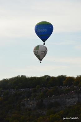 Mongolfières à Rocamadour,Martel village 087.JPG