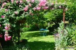 chez Fabien,tour du jardin,épouvantails 054.JPG