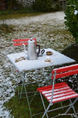 Neige en dordogne,jardin 143.JPG