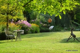 la Couze,les filles,jardin,bambous peints 064.JPG