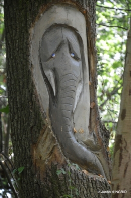 manthe religieuse,Lalinde marché,Land art au Colombier 069.JPG