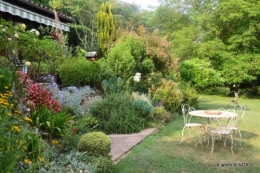 la Couze,les filles,jardin,bambous peints 061.JPG