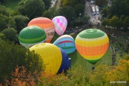 Mongolfières à Rocamadour,Martel village 097.JPG