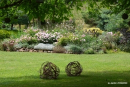 tour jardin de mai ,les épouvantails,préparation 130.JPG