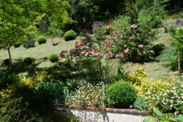 cabane,roses,pavot,colline,Claudine,Abbaye Nouvelle,photos moi 063.JPG