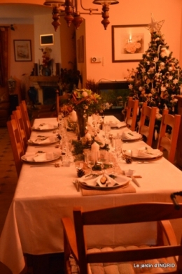 table de Noel,enfants canal,bouquet,tourterelle 062.JPG