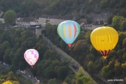 Mongolfières à Rocamadour,Martel village 127.JPG