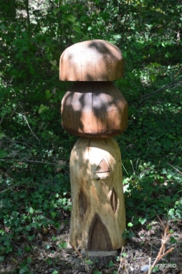 manthe religieuse,Lalinde marché,Land art au Colombier 100.JPG