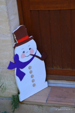 marché de Noel,décos extérieurs,couronnes,petits fruits 033.JPG