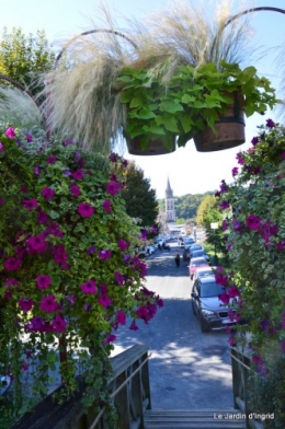 Lalinde passerelle,bouquet,jardin septembre 006.JPG