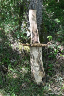 manthe religieuse,Lalinde marché,Land art au Colombier 116.JPG