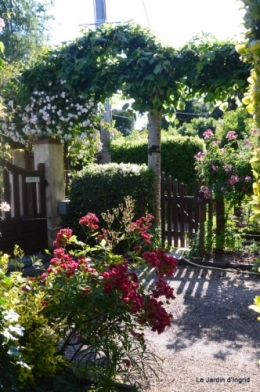 mai au jardin,les filles 188.JPG