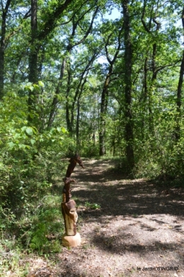 manthe religieuse,Lalinde marché,Land art au Colombier 120.JPG