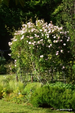 mai au jardin,les filles 157.JPG