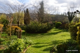 canal,jardin,dentelles 060.JPG