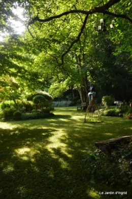 en juin jardin 157.JPG