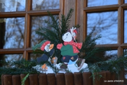 marché de Noel,décos extérieurs,couronnes,petits fruits 040.JPG
