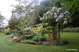 tour jardin de mai ,les épouvantails,préparation 056.JPG