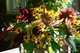 taille,jardin,bouquets,salon du livre,Ines,piscine,filles 024.JPG