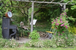 jardin en mai,visites bus,petit jardin 253.JPG