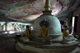 Dambulla 8 - deuxième grotte 8.jpg