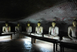 Dambulla 8 - deuxième grotte 3.jpg