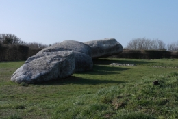 Locmariaquer - grand menhir brisé.jpg