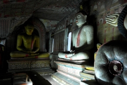 Dambulla 8 - deuxième grotte 2.jpg