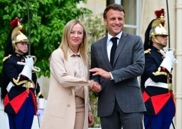 Meloni Macron.jpg