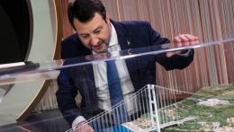 Salvini pont.jpg