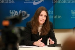 Anja Waschkau.jpeg