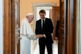 Pape François et Macron.jpg