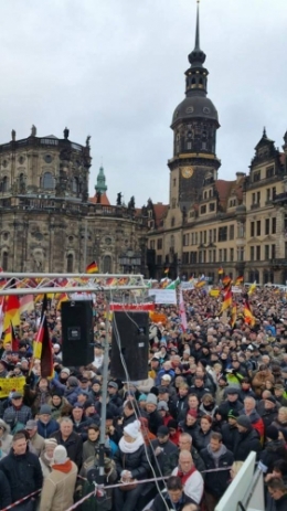 PEGIDA 25 a.jpg