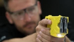 Taser.jpg