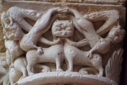 Chapiteau église St Jacques.jpg