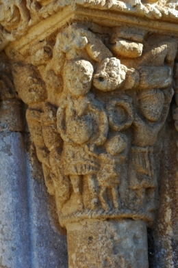 art roman en périgord, modillon, chapiteau