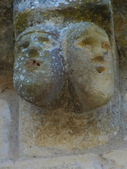 art roman en périgord, modillon, chapiteau