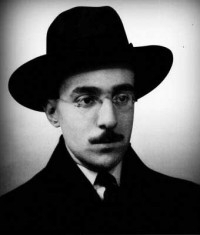 Fernando-Pessoa-1-wpcf_200x235.jpg