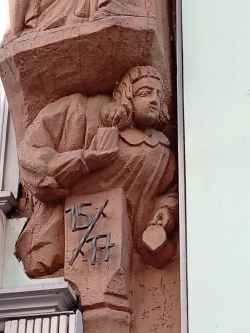 maison pan de bois en bas de la rue G. Cortel
