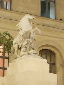 Louvre NET - FLOU