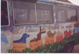 Photo bus heure du livre et du conte 2.jpg