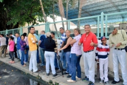 queue pour voter centre du pays pour voter .jpg