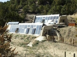 Earthship-4-.jpg