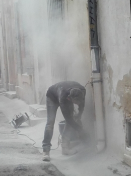 arles travailleur de rue.jpg